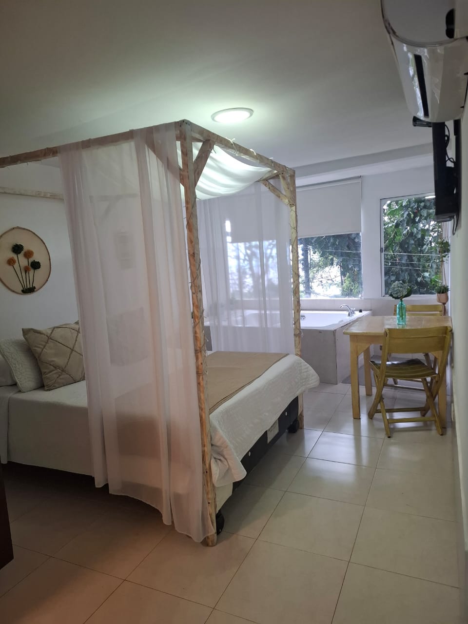 suite con jacuzi arca de noe cali